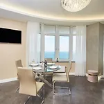Lägenhet Pearl Of Arcadia On Kamanina Odessa